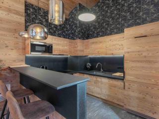 Appartement moderne proche des pistes, 6 adultes + 2 enfants, cheminée, balcon et parking couvert - FR-1-565-98 - 4