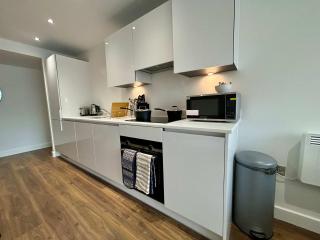 Luxury 2 bed Apartment Bracknell - 3