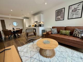Luxury 2 bed Apartment Bracknell - 0
