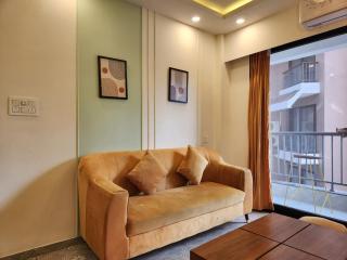 Zen Urban 1BHK Retreat with Pool, Amenities - 5 Minutes to Candolim Beach - 6