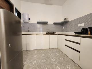 Zen Urban 1BHK Retreat with Pool, Amenities - 5 Minutes to Candolim Beach - 5