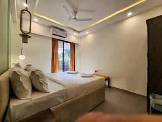 Zen Urban 1BHK Retreat with Pool, Amenities - 5 Minutes to Candolim Beach - 1