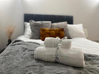 Entire apartment 15 Mins into London near Legoland, LHR Airport & Windsor - 0