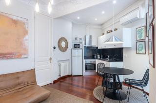 Modernist apartment in the best location, Eixample - 6