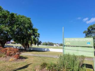 Welcome to your leafy retreat in Graceville! - 3