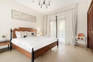 FIRST CLASS 1BR Cozy Old Town Escape - 1