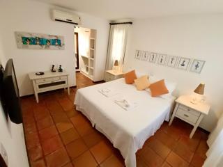 Casa Girassóis - 3 Suites / Rua da Praia do Amor - 9