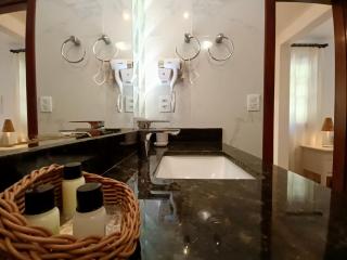 Casa Girassóis - 3 Suites / Rua da Praia do Amor - 4