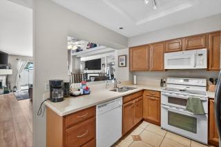 Tempe Oasis with Fire Pit & BBQ Lounge home - 9