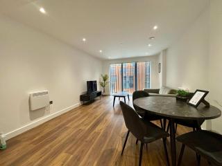 1 Bed Serviced Apartment Bracknell with parking 5 mins from station - 4