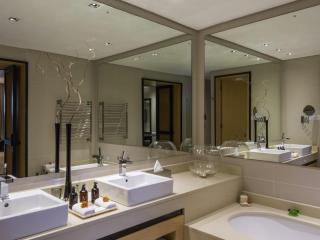 No5 Boutique Art Hotel by Mantis - 1