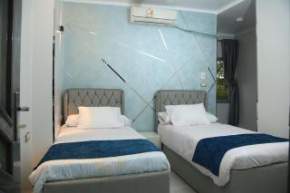 Crystala 2 Guest House - 2