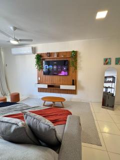 Espaçoso com 2 quartos 3 Minutos da Praia A16-1101 - 1