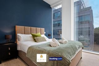 Stylish 2BDR Apartment With Cinema, Gym and Free Parking By Aurora WorkNest Short Lets & Serviced Accommodation London - 5
