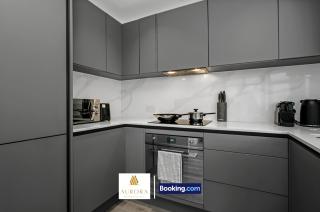 Modern 2BDR Apartment With Free Wi-Fi, Private Parking Near to Heathrow By Aurora WorkNest Short Lets & Serviced Accommodation London - 7