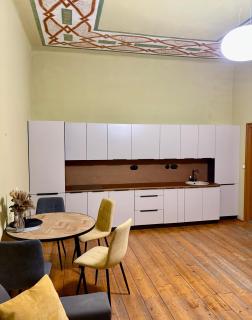 Historický stylový apartmán v srdci Hradec Králové - 3
