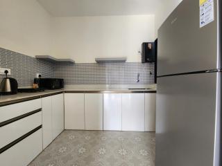 Goa Luxe 1BHK Apartment with Gym, Pool, Amenities - 5 Minutes Walk to Candolim Beach - 6