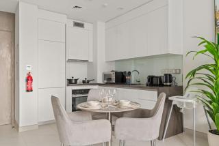 FIRST CLASS 1BR Cozy Luxe Escape - 4