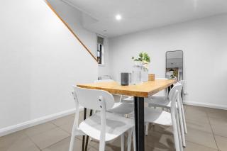 Darlinghurst NSW 2 Bedroom Apartment with NetFlix - 4