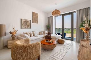 Serene 1BR Retreat with Pool & Gym by Safa Park - 5