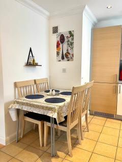 Eldridge Court Apartment - 4