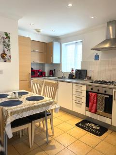 Eldridge Court Apartment - 6