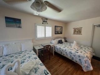 Waterfront 2 Queens Free Parking - 1