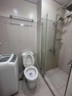 Shell residences Moa Staycation by jeric - 8