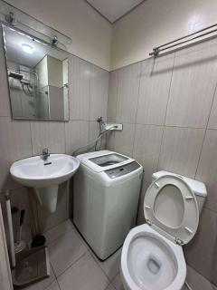 Shell residences Moa Staycation by jeric - 6