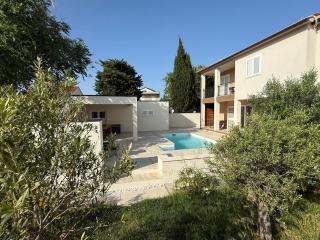 Ferienhaus FILI Insel Murter mit privaten Pool und großer Terrasse - Murter - 9