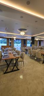 Starlight Restro and Hotel - 3