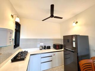 Chic 1BHK Goan Retreat with Balcony, Pool & Amenities - Close to Candolim Beach - 4