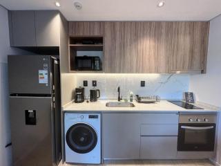 Modern 1BR • Corporate Hub • Premium Comfort - 1