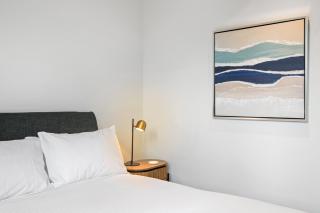 Brand-New 2-Bed with Rooftop Access - 6