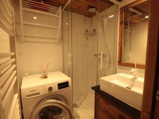 Appartement rénové 6 pers au pied des pistes, balcon sud, proche centre et commodités - FR-1-572-258 - 4