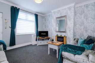 Central 2 Bed Home by 53 Degrees Property, Perfect for Business near Crewe Train Station - 6