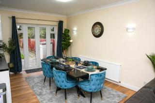Spacious 4-Bed Home with Free Parking - 6