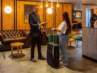 Novotel Birmingham Airport Terminal Building - NEC - Bickenhill - 8