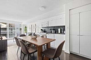 Trendy 1BR Condo Free Parking Downtown Toronto - 7