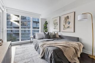Trendy 1BR Condo Free Parking Downtown Toronto - 2