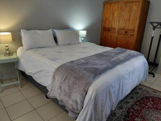 Shalom self catering Cottage - 8