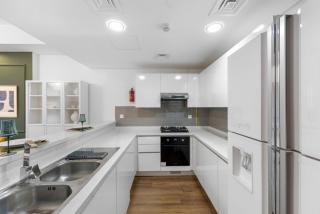 Stylish 1BR Canal View & 12 min to Downtown - 4