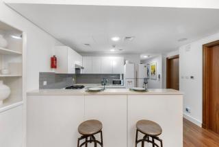 Stylish 1BR Canal View & 12 min to Downtown - 3