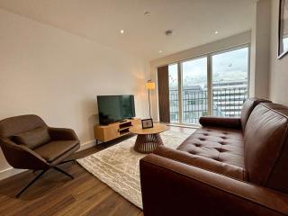 Luxury 2 bed Apt Near Ascot & Windsor - 0