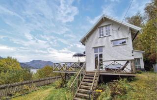 Beach Front Home In Vaksdal With House Sea View - 0