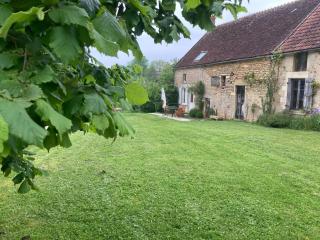 Gite du Tarare au calme dans son écrin de verdure - 1