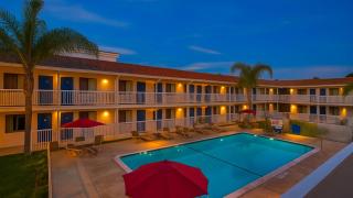 Motel 6-Carlsbad, CA Beach - 1