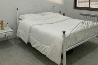 1 Bed Flat - Sleeps 2 - Parking - Wifi - 8