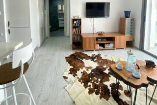 1 Bed Flat - Sleeps 2 - Parking - Wifi - 3