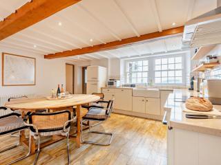 5 Bed in Eden Valley SZ111 - 3